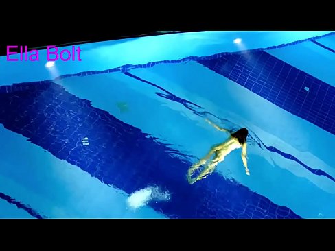 ❤️ Ma nistax nieqaf nara, blonda żagħżugħa maqbuda tgħum nuda fil-pool tar-resort ELLA BOLT Vidjo porn f'mt.porn-mz-com.ru